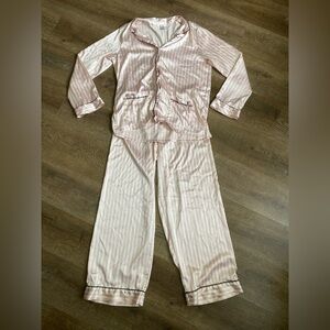 Victoria's Secret Pink Stripped Pajama Set Size Women’s Medium